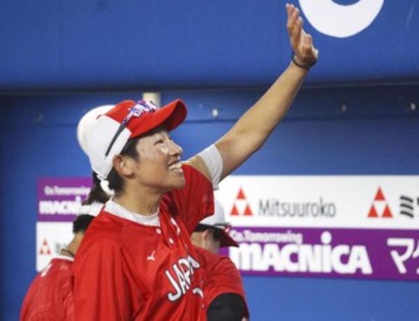 垒球：日本以8比1击败美国，以3比0横扫友谊赛