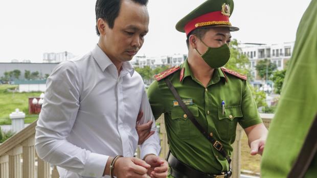 越南亿万富翁诈骗股东罪成立，被判21年监禁