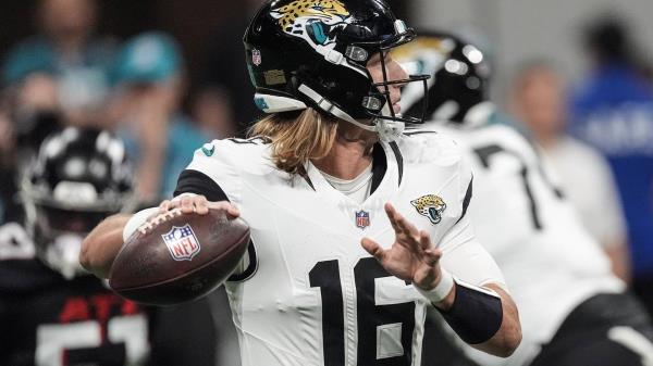 特雷弗·劳伦斯投出了两个助攻，美洲虎在季前赛中高调结束