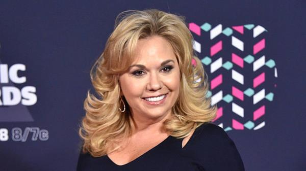 Julie Chrisley更新：联邦监狱局列出她未被拘留