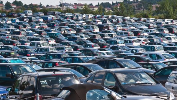 澳大利亚人口每增加1000人，道路上的车辆就会增加800辆