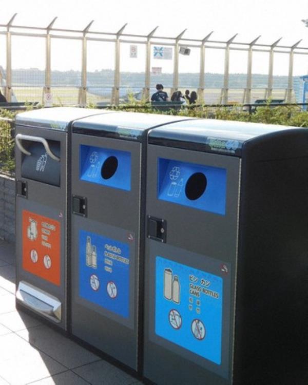 “智能垃圾”？日本成田机场的太阳能垃圾箱将垃圾压缩