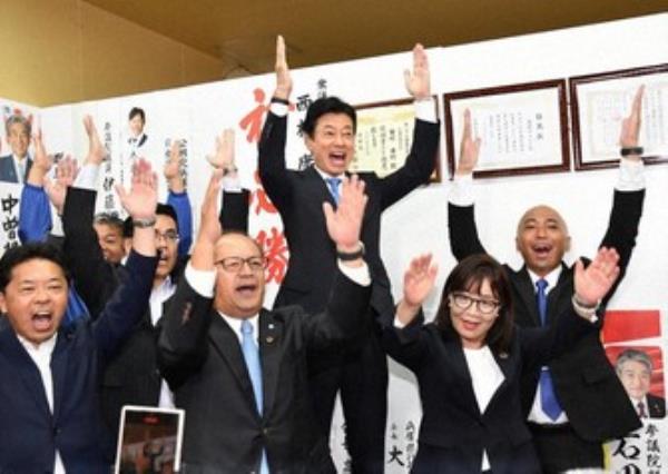 尽管没有自民党的支持，前日本大臣西村将赢得席位