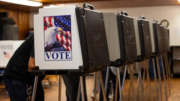 Voters cast their ballots in Guilford County, North Carolina at an early voting location ahead of the upcoming presidential election. Photo: Nathan Posner/Anadolu via Getty Image