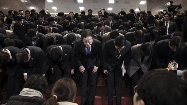 尹光雄表示：“Líderes（韩国）的平静发生了，（韩国）的平静发生了，（moción）