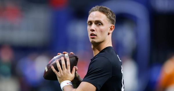乔治亚州四分卫卡森·贝克宣布参加2025年NFL选秀