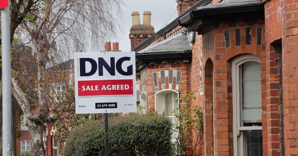 随着二手房供应量降至2007年以来的最低水平，房价飙升