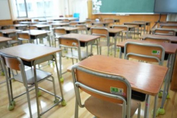 调查显示，东日本171所高中校规正在接受审查