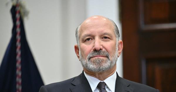 特朗普正在考虑加拿大和墨西哥的关税妥协，卢特尼克说