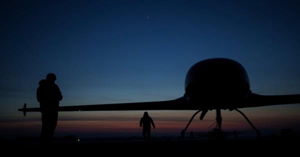 特朗普暂停军事援助让乌克兰人感到震惊，但基辅坚持和平条款