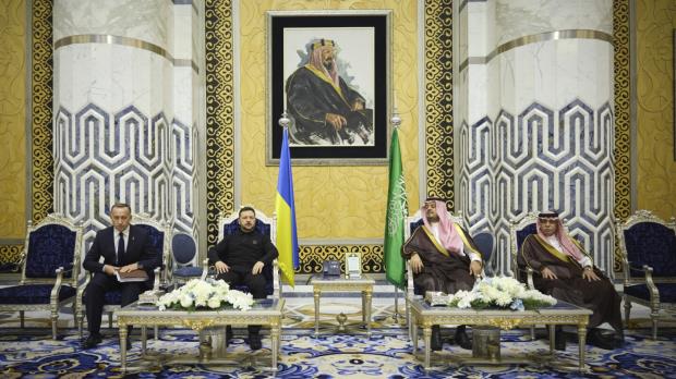 官员们表示，乌克兰将在沙特阿拉伯与美国会谈期间提出有限停火