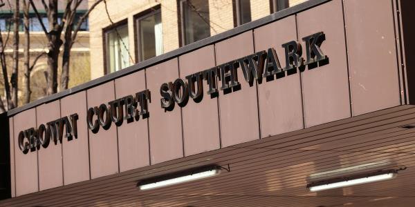 英国惊天骗局！黑心团伙狂卷2800万英镑，专坑退休老人养老钱