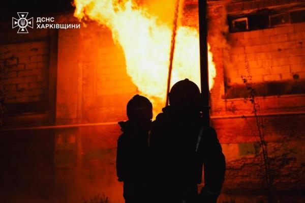 突发！泽连斯基与特朗普会晤前夕，俄军导弹突袭乌克兰医院震惊全球