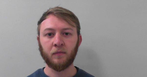 无耻英兵设下色情敲诈陷阱，百名儿童遭胁迫进行性行为！