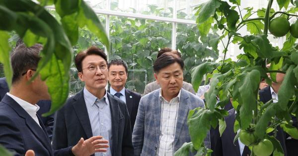 金首相亲临农田视察，喊话政界：实干兴邦才是硬道理！