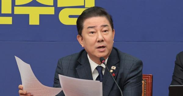 民主党将承认“光明革命”为民主运动