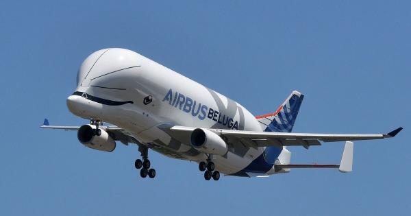 客机突降数千英尺，背后真相令人胆寒！