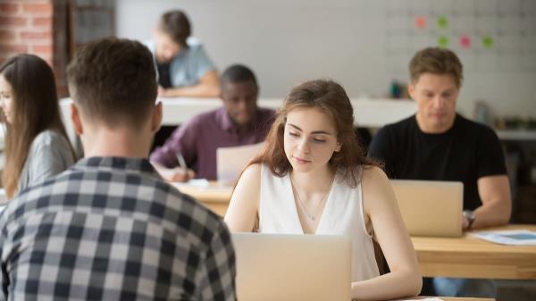 美国失业率升至4.6%，创疫情以来新高，就业市场面临严峻挑战