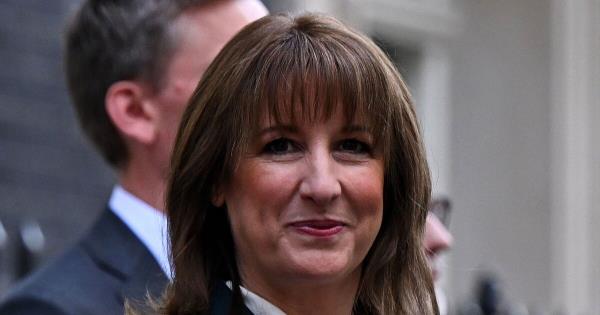 里夫斯背信弃义捅刀酒吧业引发众怒，斯塔默承诺竟成空谈！