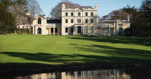 都柏林豪宅主怒怼市政规划：自家土地岂能随意改建成住宅与公共用地？